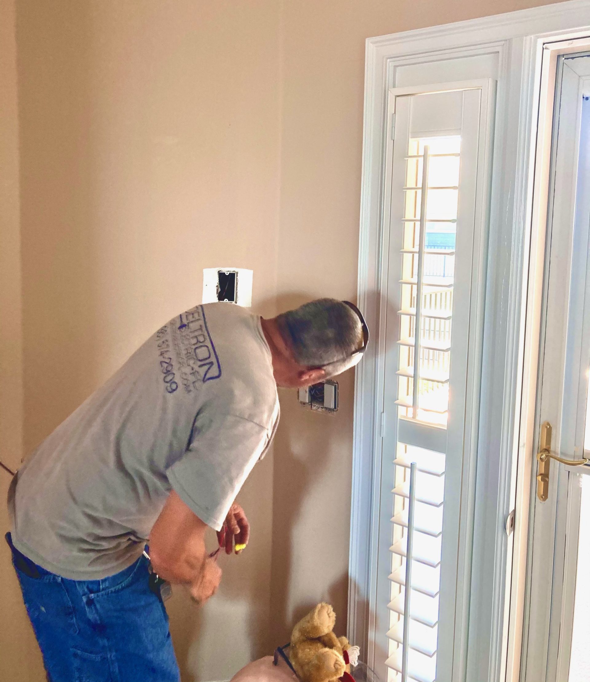 installing doorbells